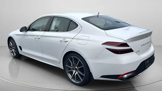 2025 Genesis G70 2.5T Standard