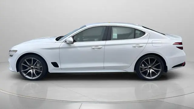 2025 Genesis G70 2.5T Standard