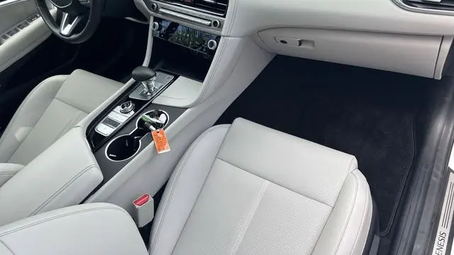 2025 Genesis G70 2.5T Standard