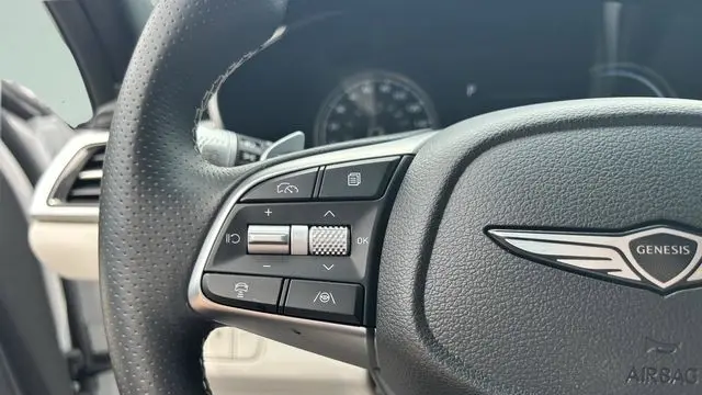 2025 Genesis G70 2.5T Standard