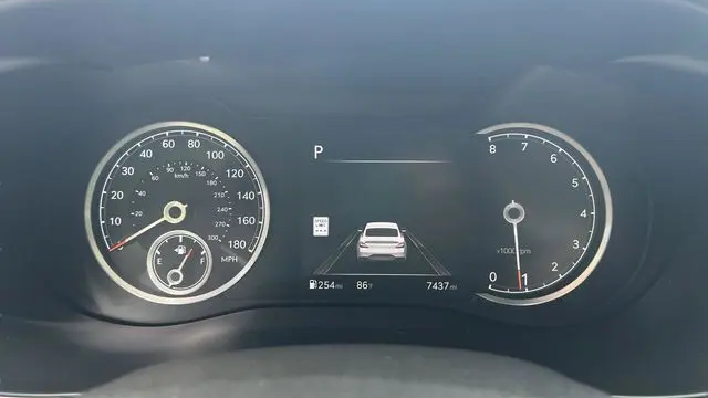 2025 Genesis G70 2.5T Standard