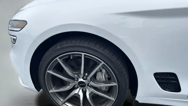 2025 Genesis G70 2.5T Standard