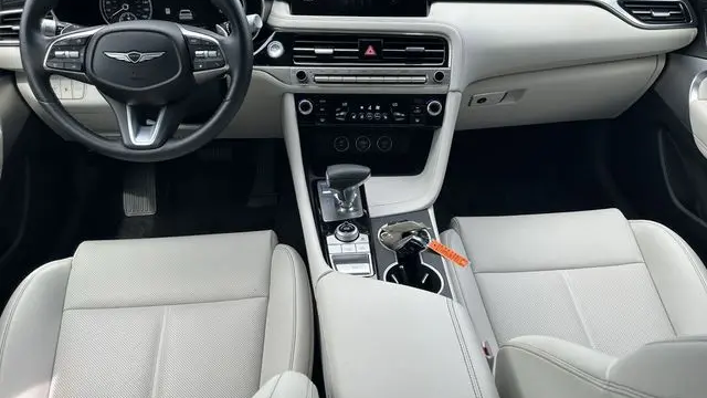 2025 Genesis G70 2.5T Standard