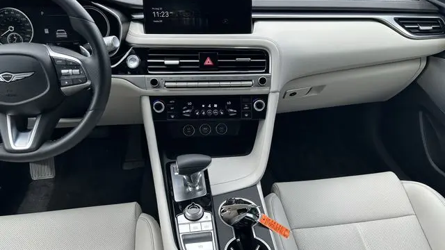 2025 Genesis G70 2.5T Standard