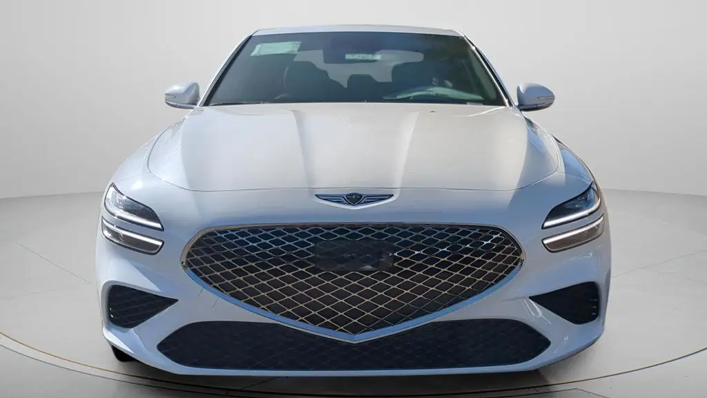 2025 Genesis G70 2.5T Standard