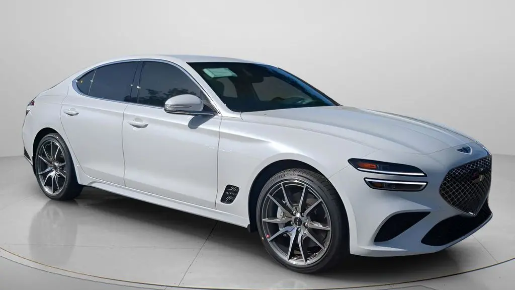 2025 Genesis G70 2.5T Standard