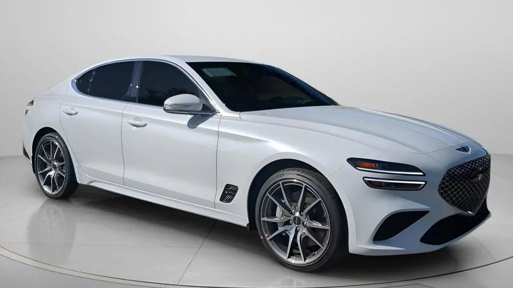 2025 Genesis G70 2.5T Standard