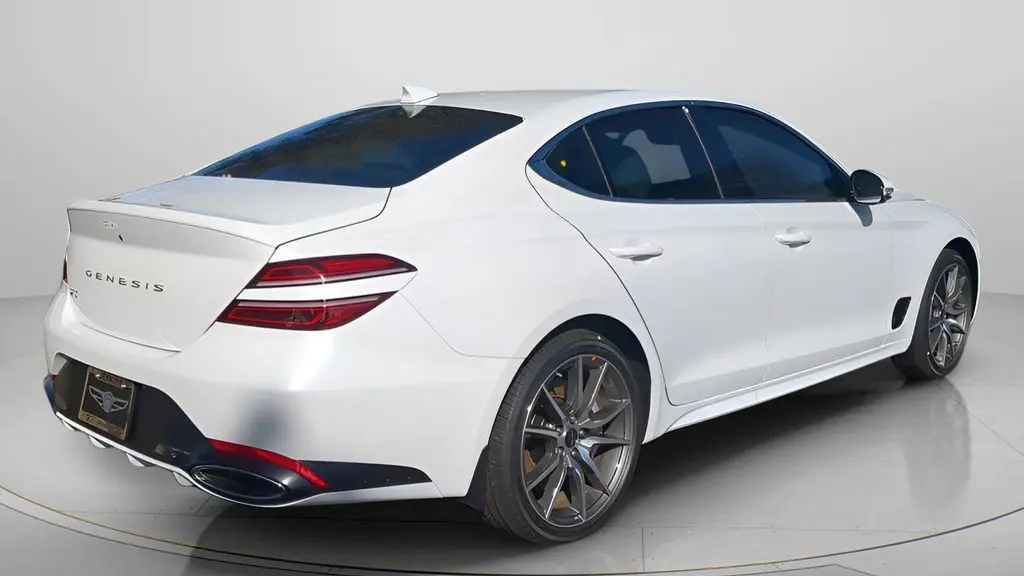 2025 Genesis G70 2.5T Standard