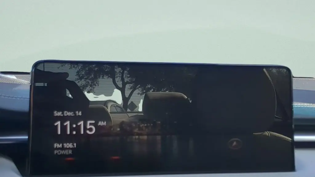 2025 Genesis G70 2.5T Standard