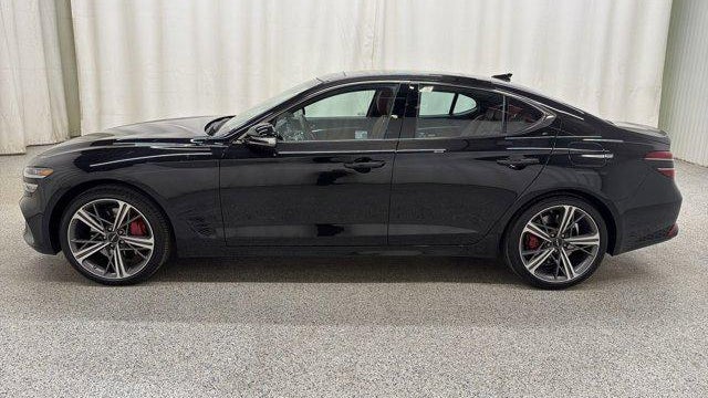 2025 Genesis G70 2.5T Standard