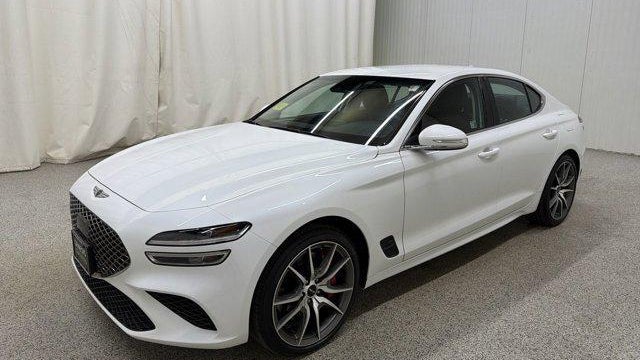 2025 Genesis G70 2.5T Standard