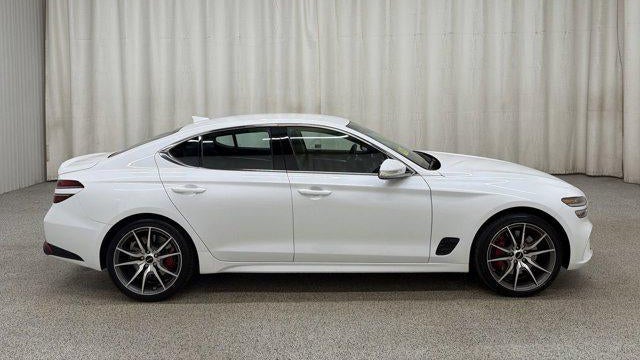 2025 Genesis G70 2.5T Standard