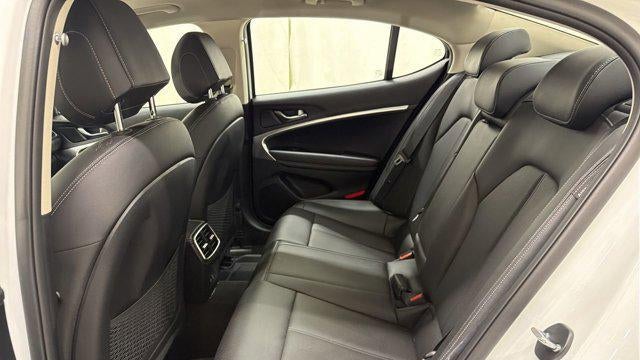 2025 Genesis G70 2.5T Standard