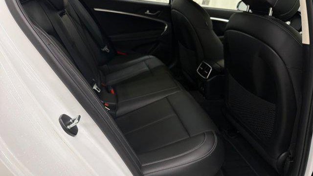 2025 Genesis G70 2.5T Standard