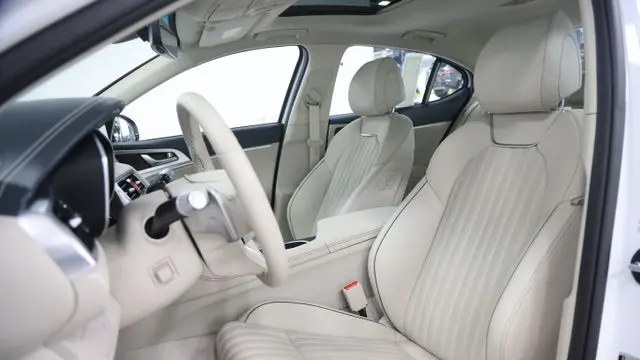 2026 Genesis G70 2.5T Prestige