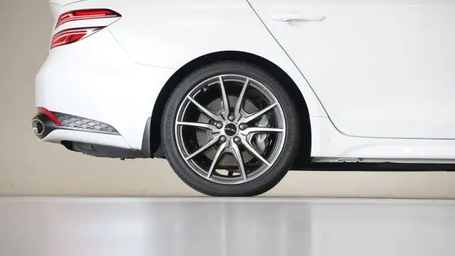 2026 Genesis G70 2.5T Prestige
