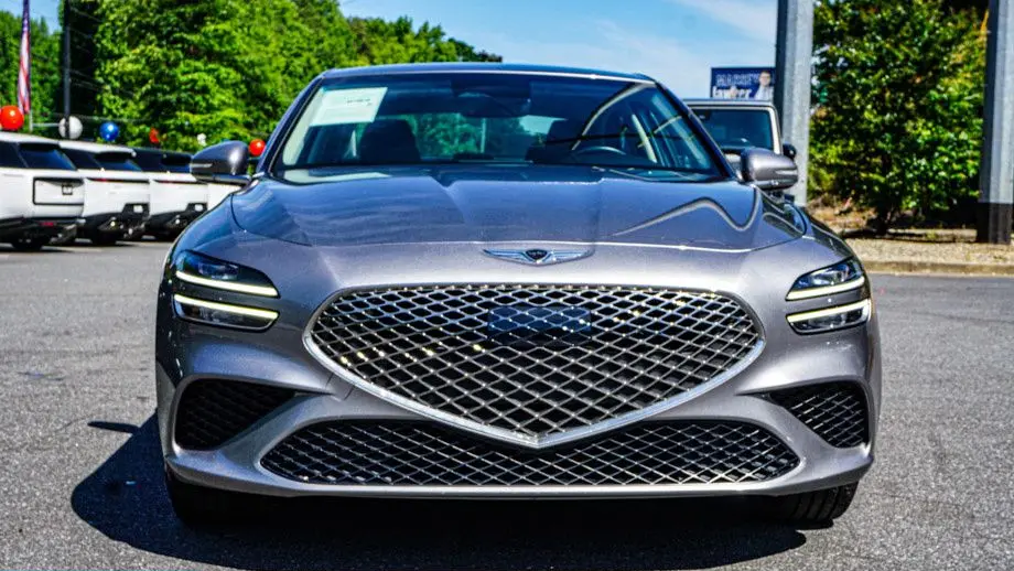 2025 Genesis G70 2.5T Standard