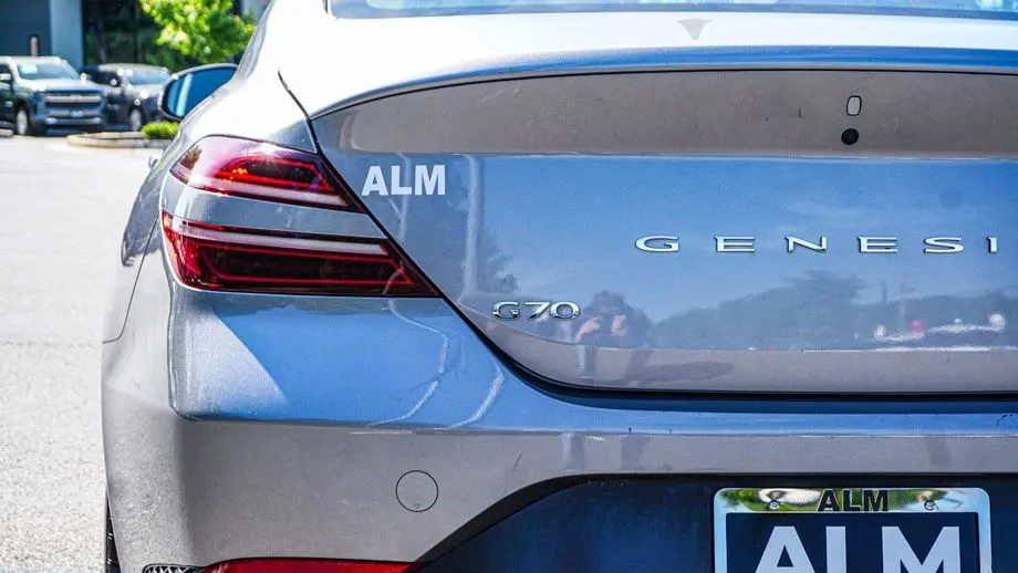 2025 Genesis G70 2.5T Standard