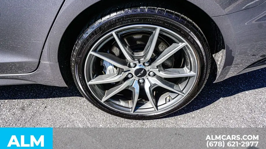 2025 Genesis G70 2.5T Standard