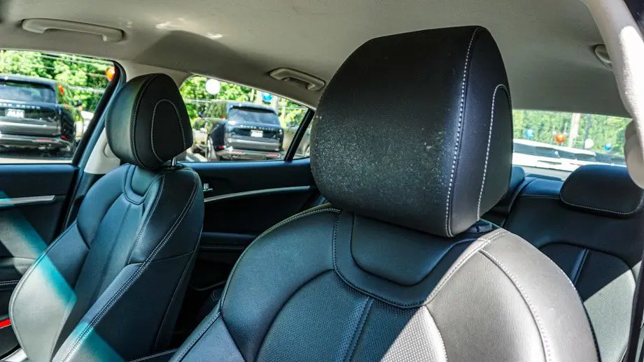 2025 Genesis G70 2.5T Standard