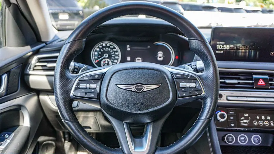 2025 Genesis G70 2.5T Standard