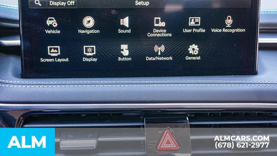 2025 Genesis G70 2.5T Standard
