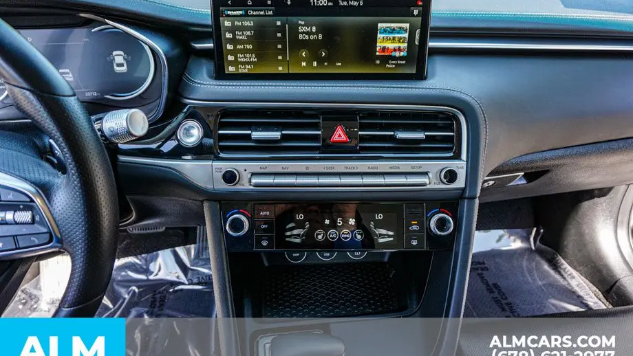 2025 Genesis G70 2.5T Standard
