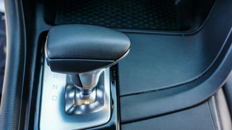 2025 Genesis G70 2.5T Standard