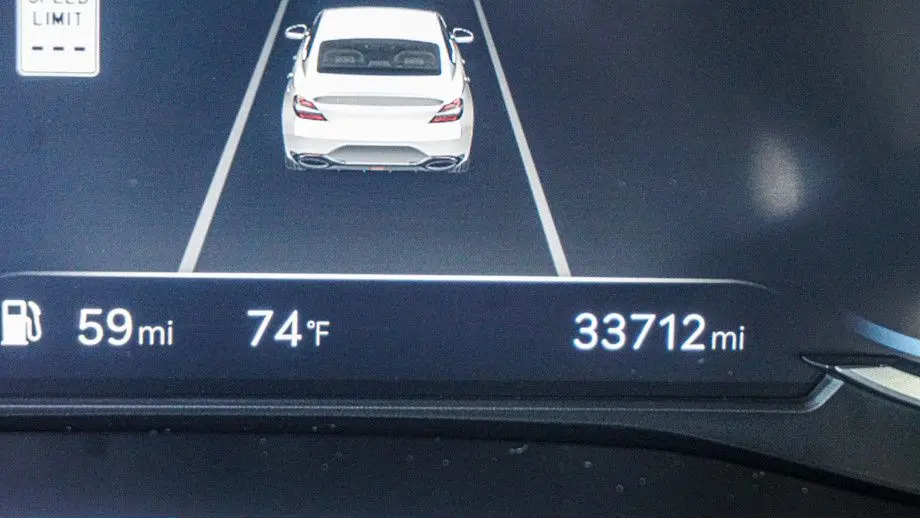 2025 Genesis G70 2.5T Standard