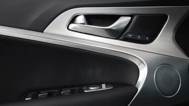 2026 Genesis G70 2.5T Prestige