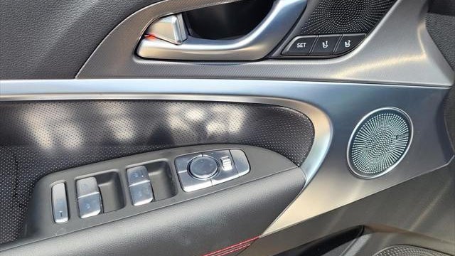 2025 Genesis G70 2.5T Sport Prestige