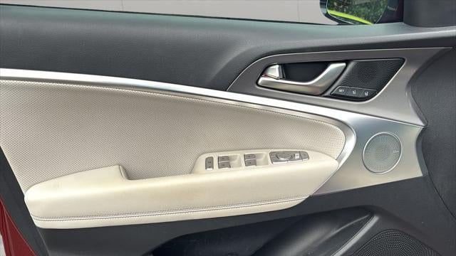 2025 Genesis G70 2.5T Standard