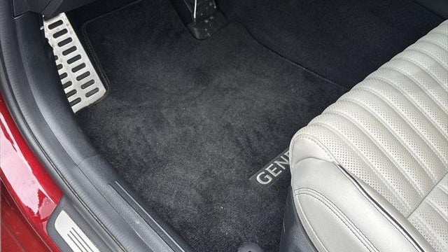 2025 Genesis G70 2.5T Standard