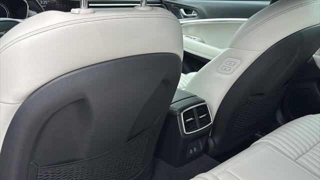 2025 Genesis G70 2.5T Standard