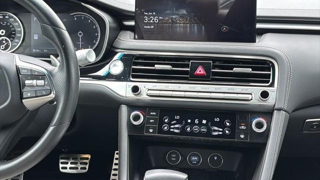 2025 Genesis G70 2.5T Standard