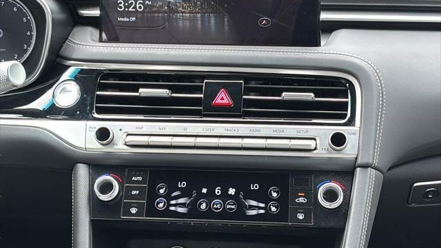 2025 Genesis G70 2.5T Standard