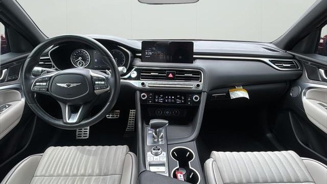 2025 Genesis G70 2.5T Standard