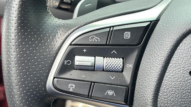 2025 Genesis G70 2.5T Standard