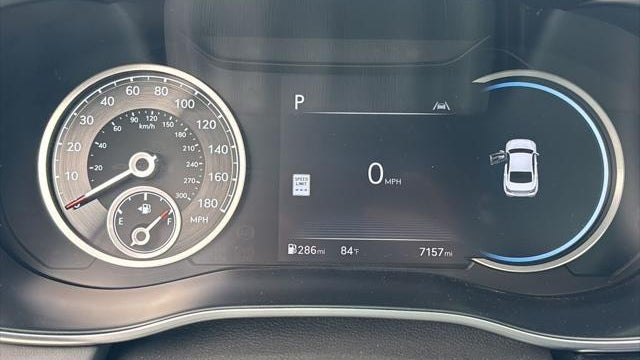 2025 Genesis G70 2.5T Standard