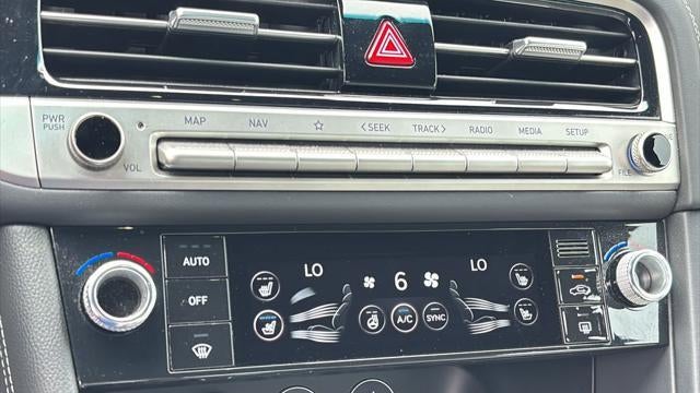 2025 Genesis G70 2.5T Standard