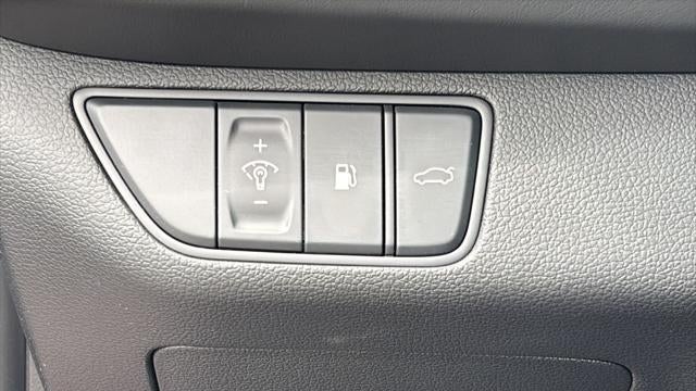 2025 Genesis G70 2.5T Standard