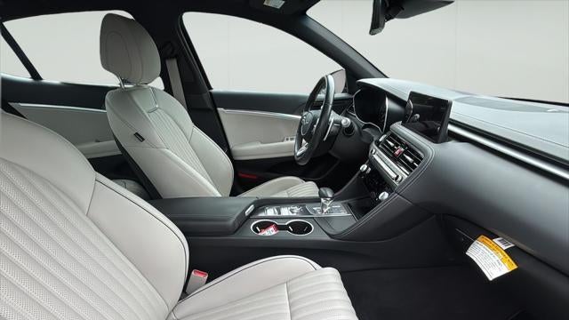 2025 Genesis G70 2.5T Standard