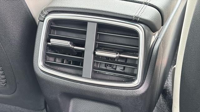 2025 Genesis G70 2.5T Standard