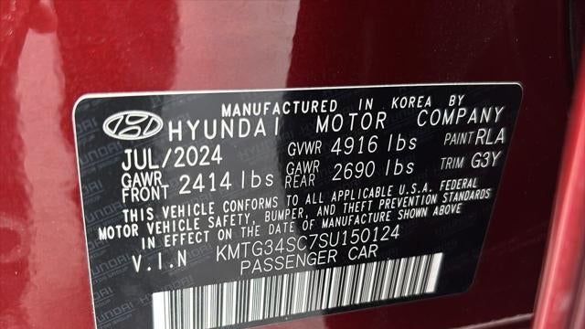2025 Genesis G70 2.5T Standard