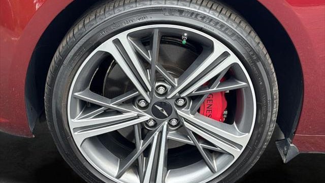 2025 Genesis G70 2.5T Standard