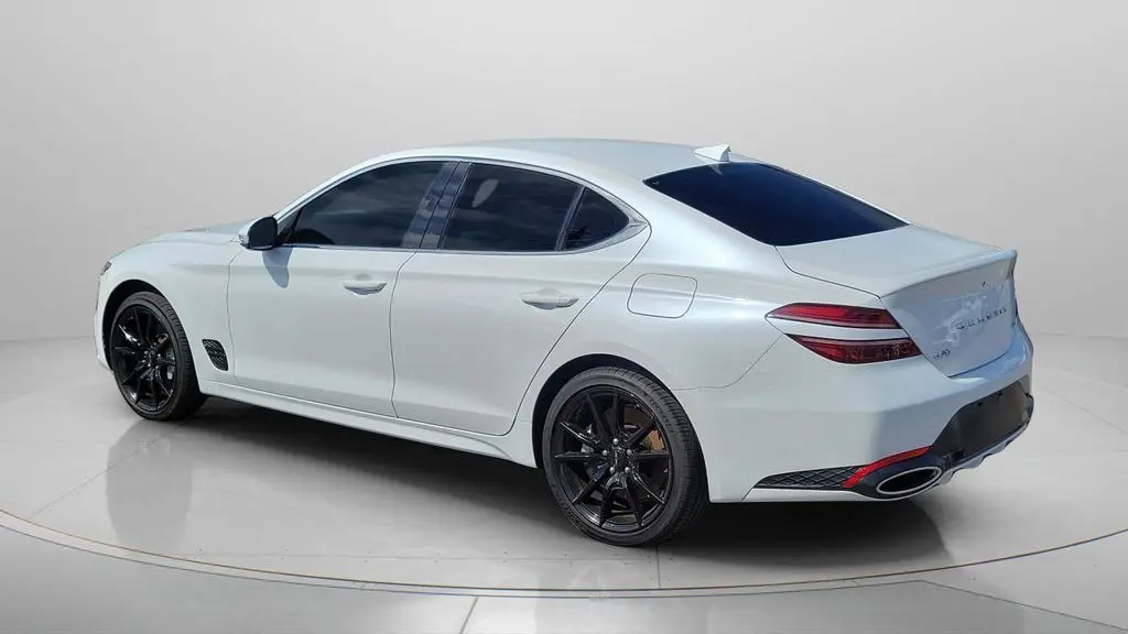 2025 Genesis G70 2.5T Standard