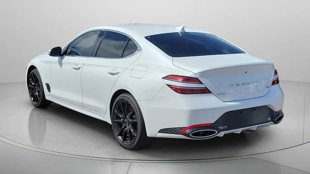 2025 Genesis G70 2.5T Standard