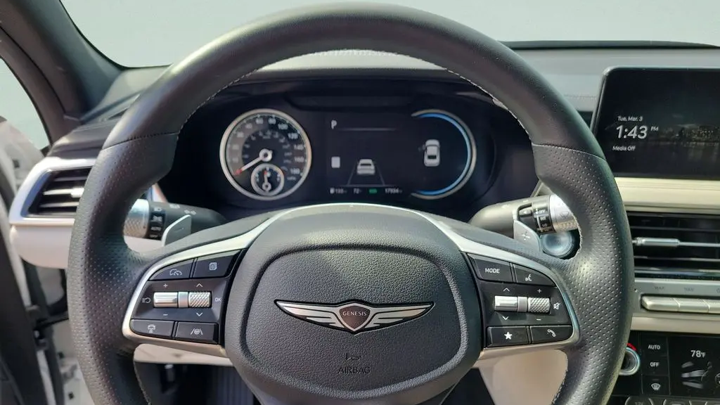 2025 Genesis G70 2.5T Standard