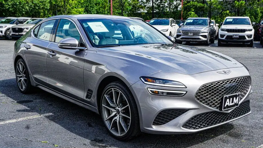 2025 Genesis G70 2.5T Standard