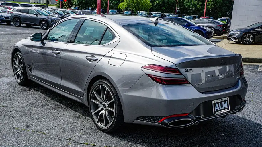 2025 Genesis G70 2.5T Standard